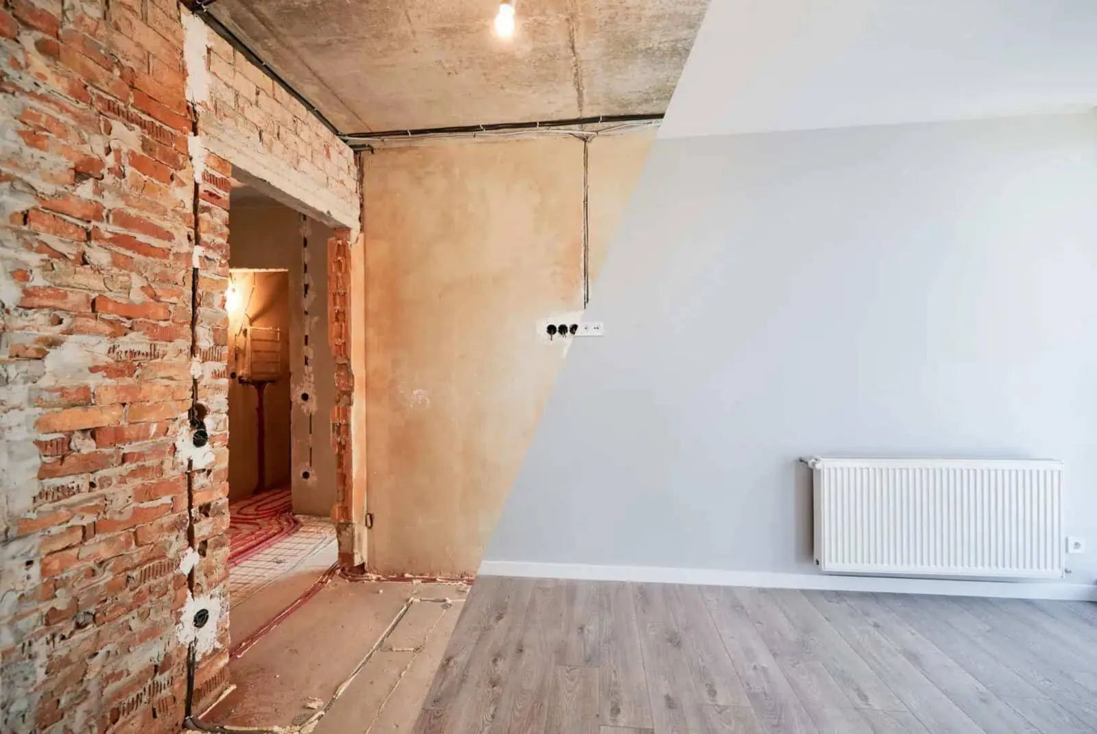 Innenausbau vorher und nachher: Rohbauwand und fertig gestrichene Wand mit neuem Boden